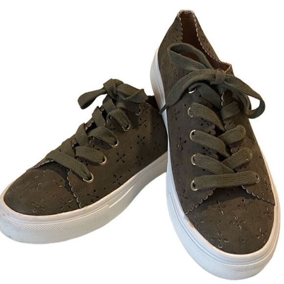 LOFT Olive Green Suede Eyelet Perforated Lace Up Sneaker Size 7.5 - Picture 1 of 10